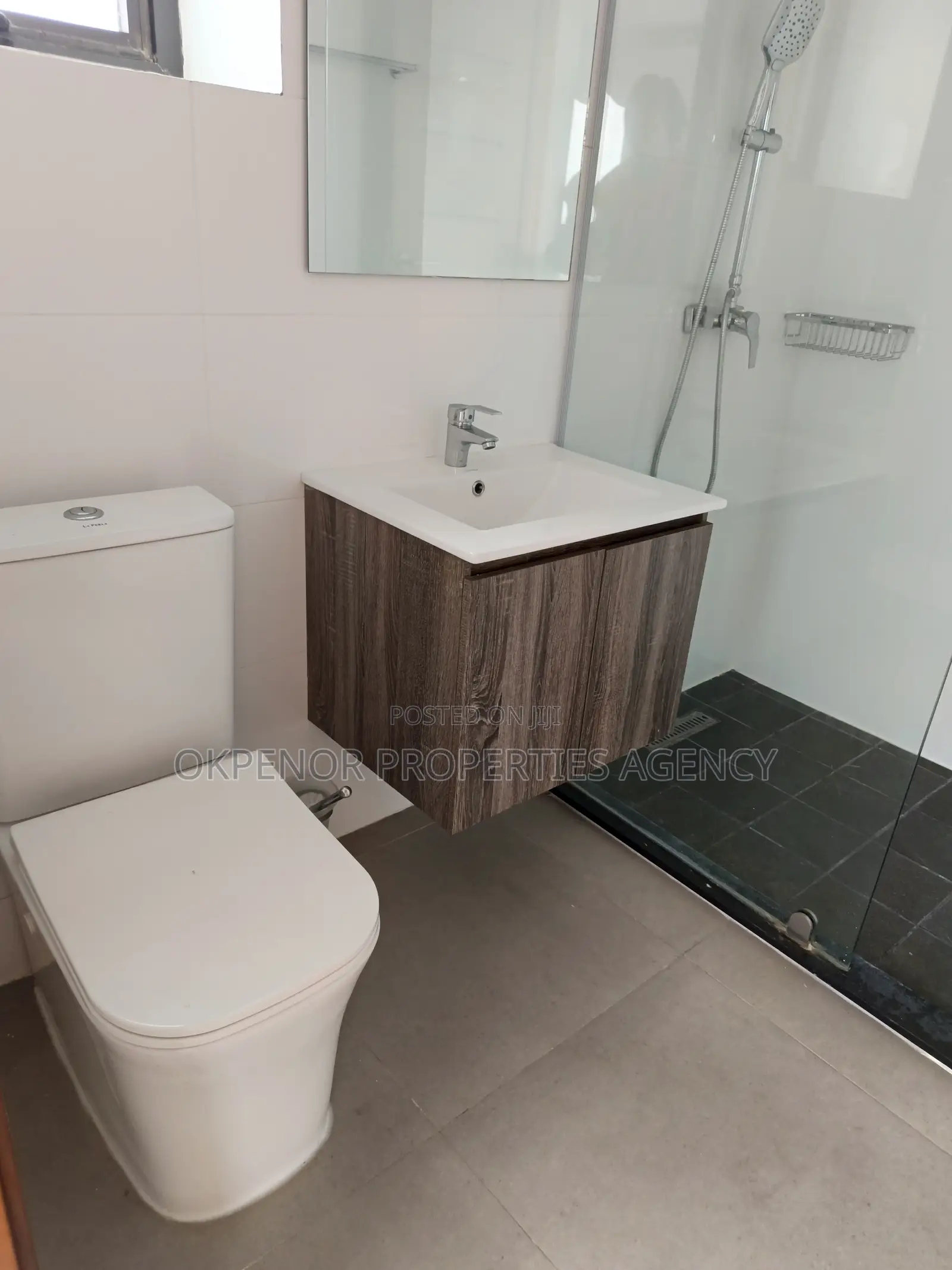 Furnished 3bdrm Duplex in South La, Accra Metropolitan for sale