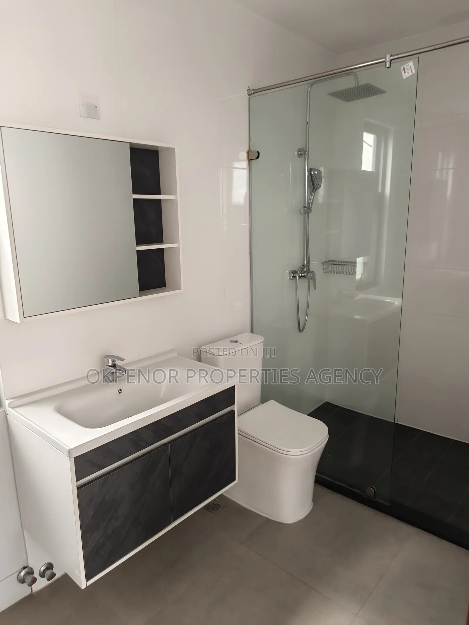 Furnished 3bdrm Duplex in South La, Accra Metropolitan for sale