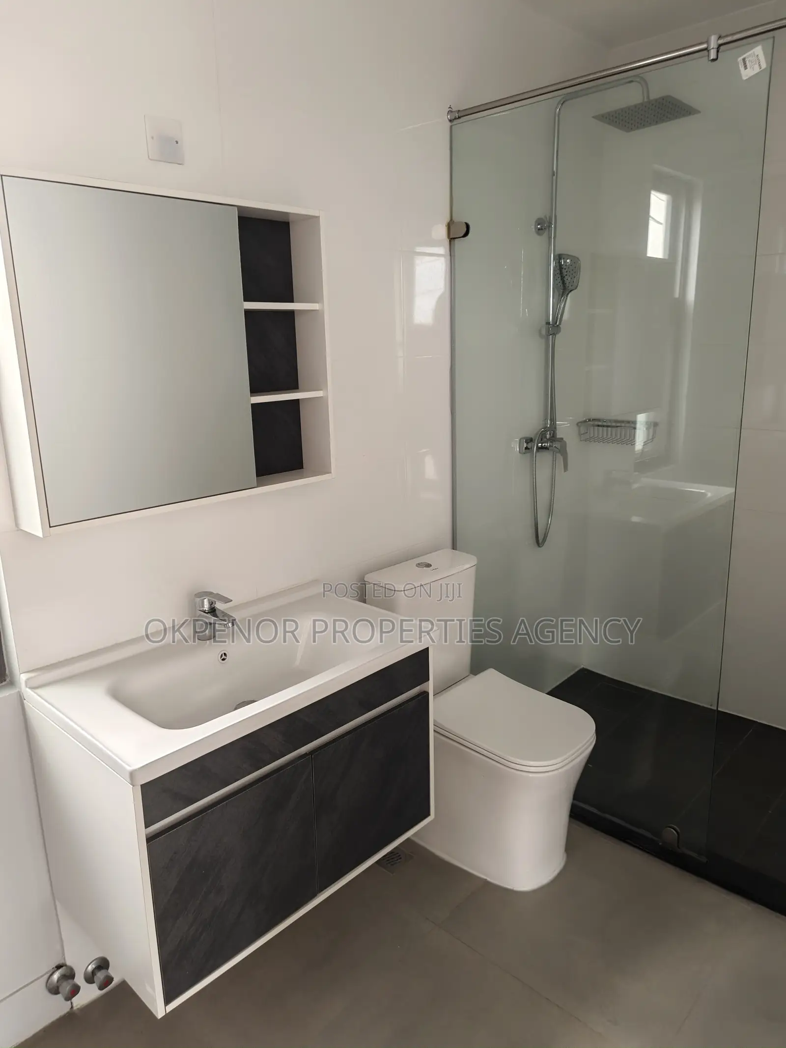 Furnished 3bdrm Duplex in South La, Accra Metropolitan for sale