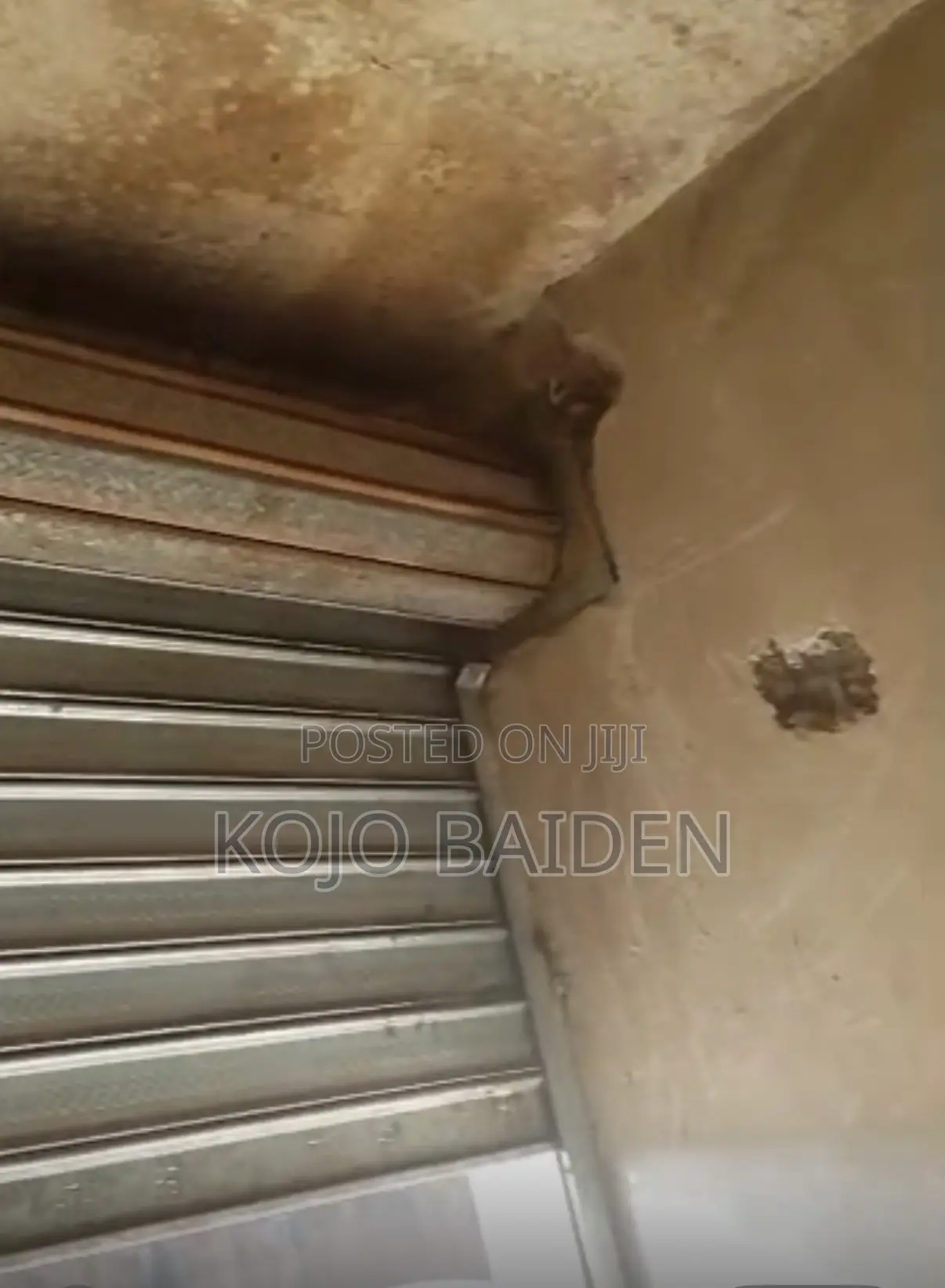 Stores To Let /Apartment