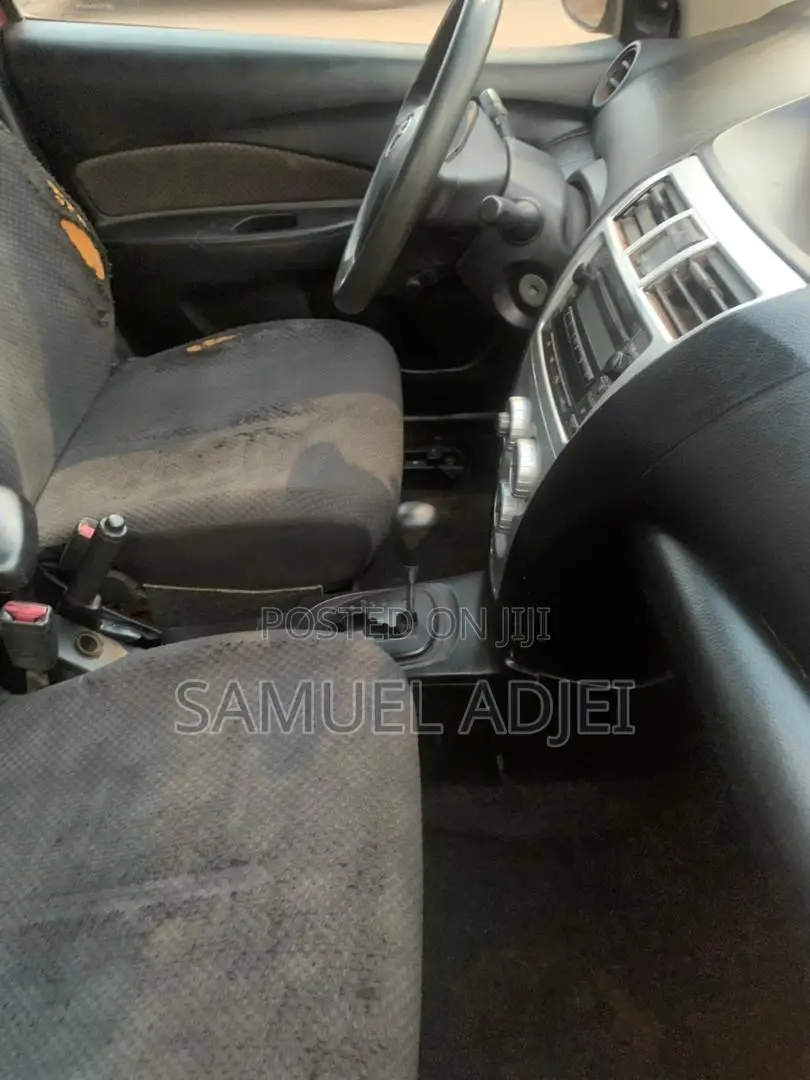 Toyota Yaris 2010 Red