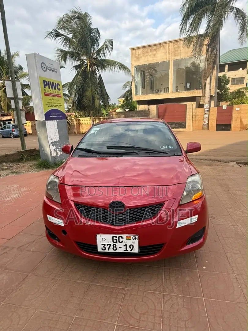 Toyota Yaris 2010 Red