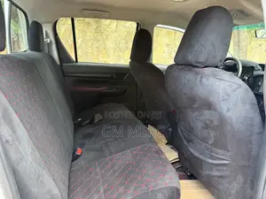 Toyota Hilux 2022 White