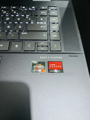Laptop HP Envy x360 Convertible 15 es2xx 16GB AMD Ryzen 7 SSD 512GB