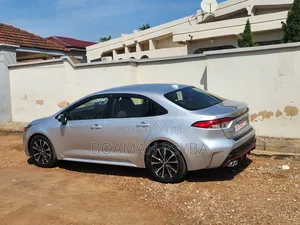Toyota Corolla LE 2021 Silver