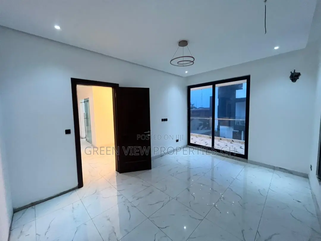 4bdrm Duplex in East Legon for sale