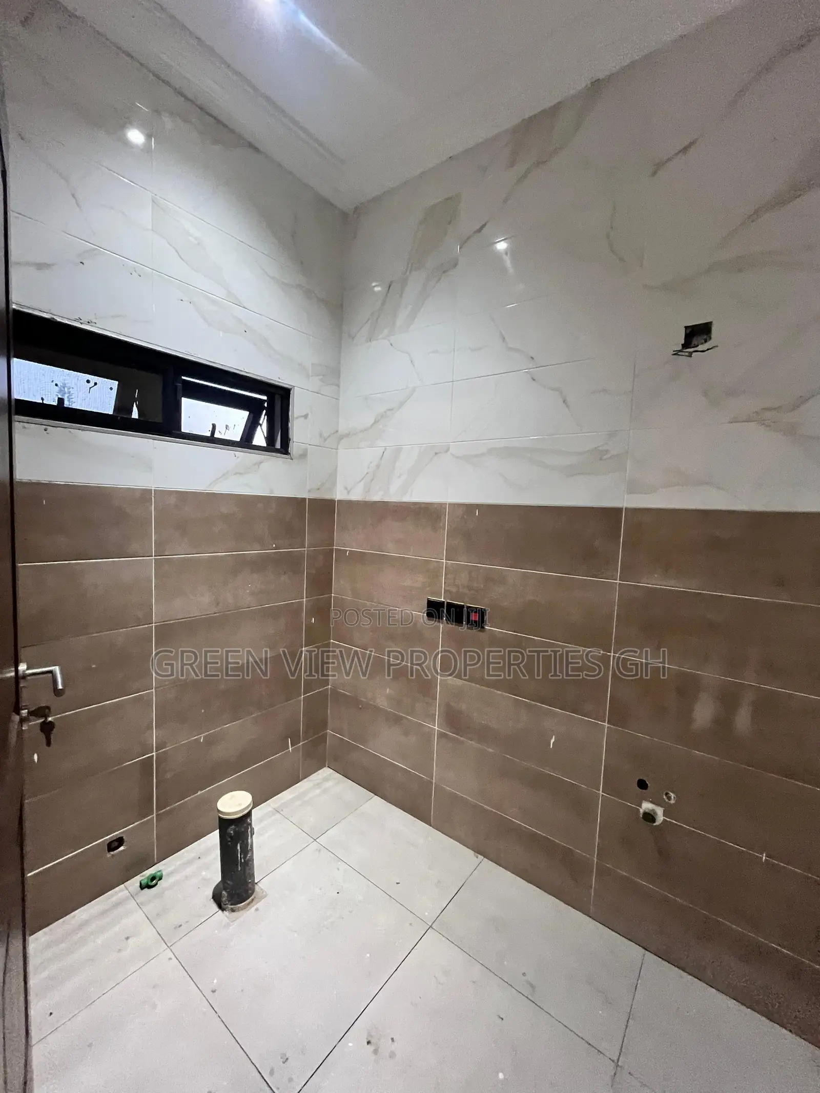 4bdrm Duplex in East Legon for sale