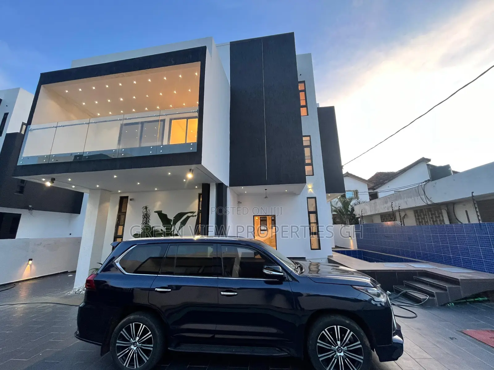 4bdrm Duplex in East Legon for sale