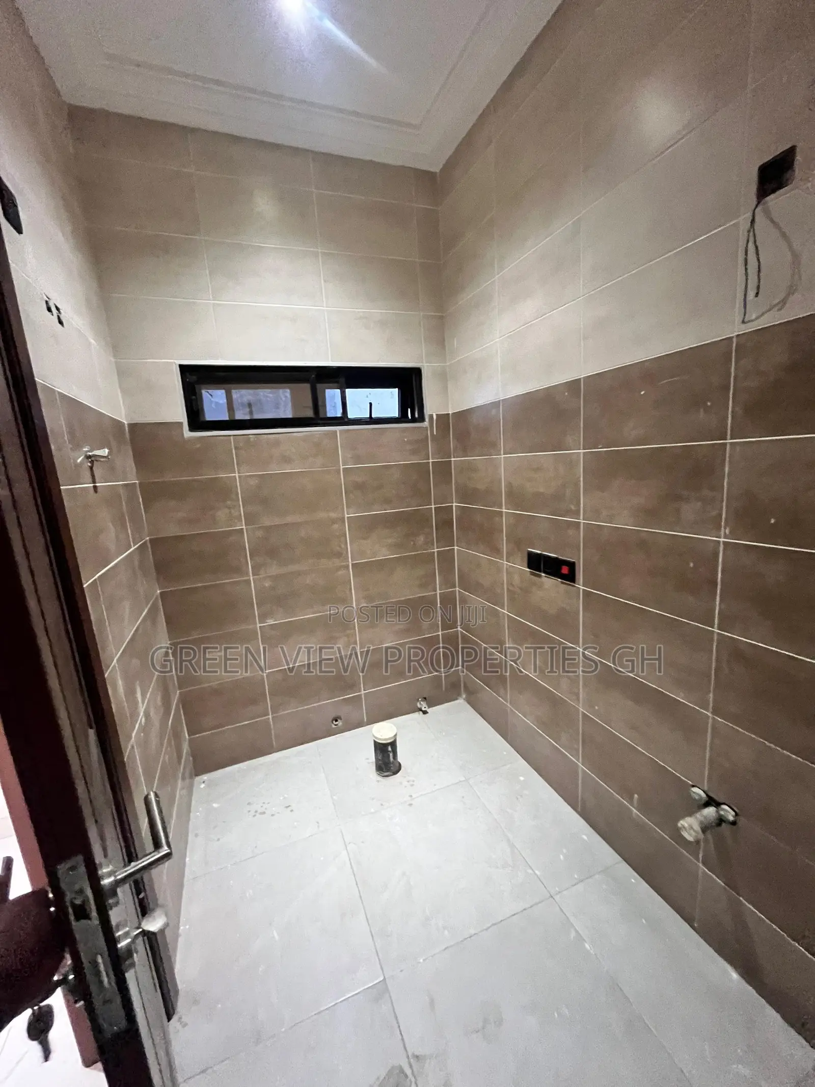 4bdrm Duplex in East Legon for sale