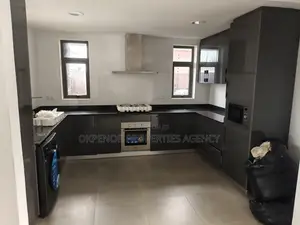 3bdrm House in Opposite Labone Road, Accra Metropolitan for sale