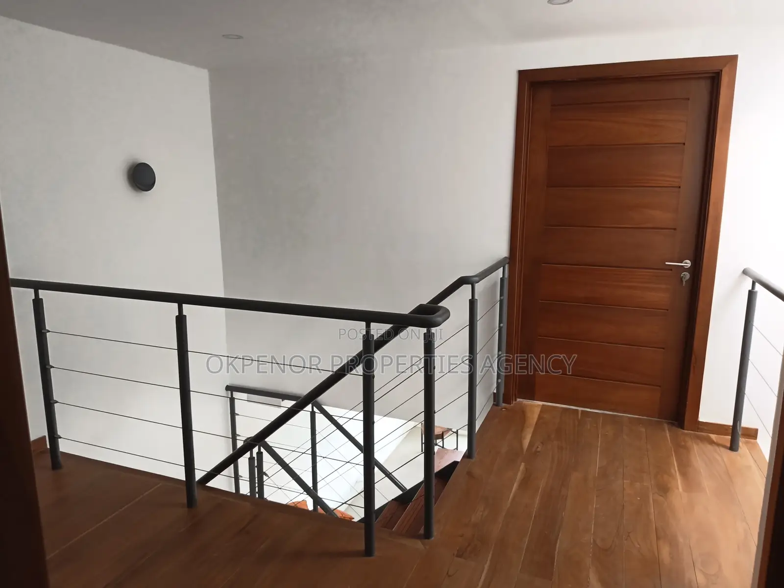 3bdrm House in Opposite Labone Road, Accra Metropolitan for sale
