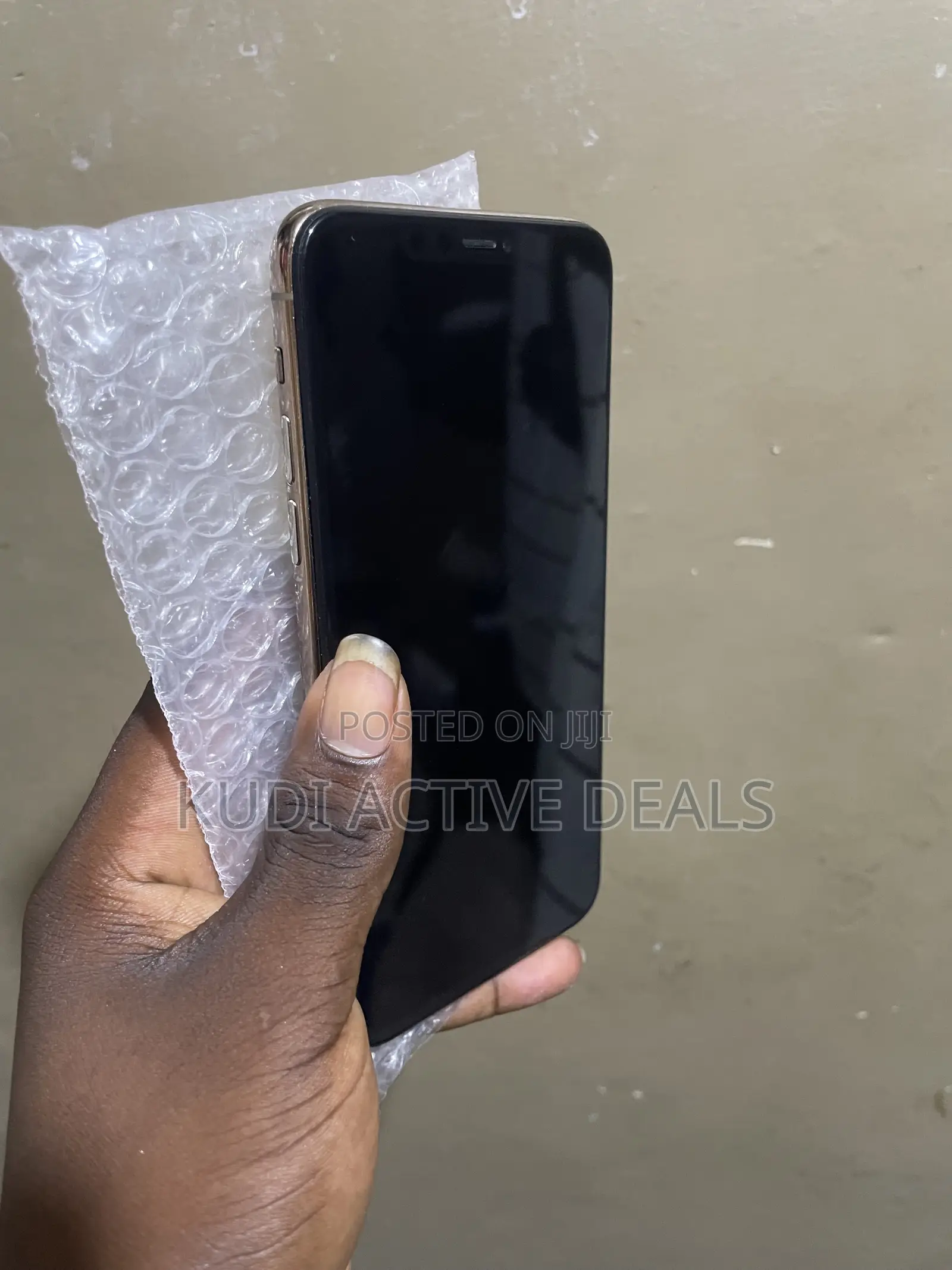 Apple iPhone 11 Pro Max 64 GB Gold