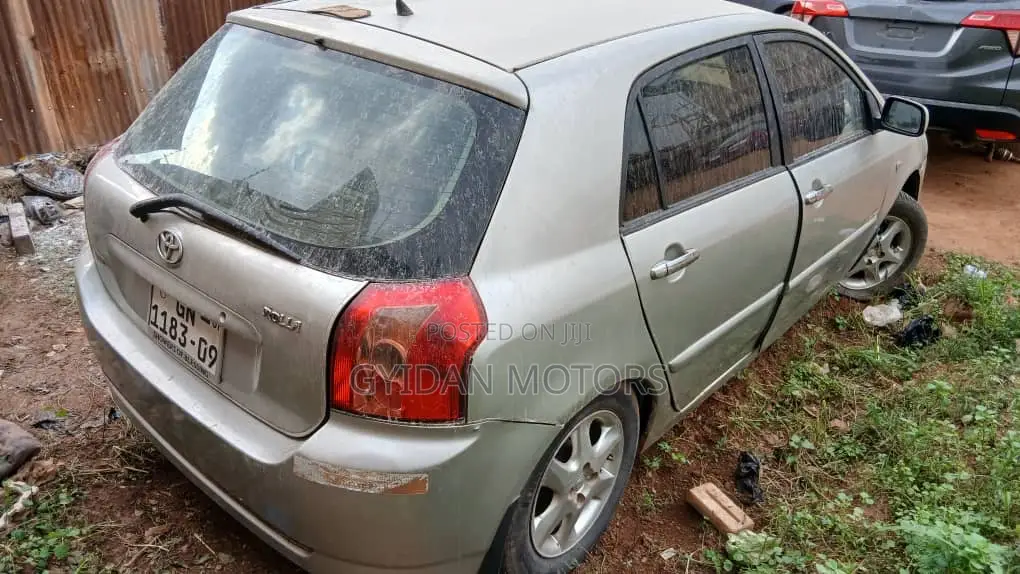Toyota Corolla LE 2006 Gold