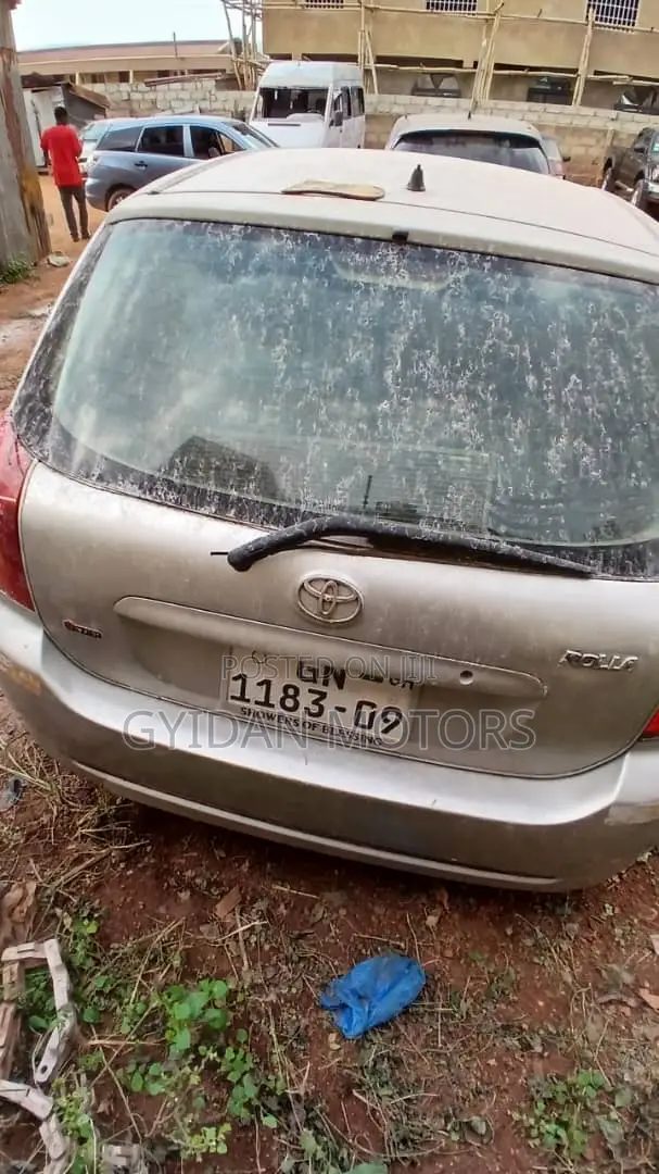 Toyota Corolla LE 2006 Gold