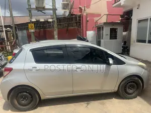 Toyota Vitz 1.3 FWD 5dr 2013 Silver