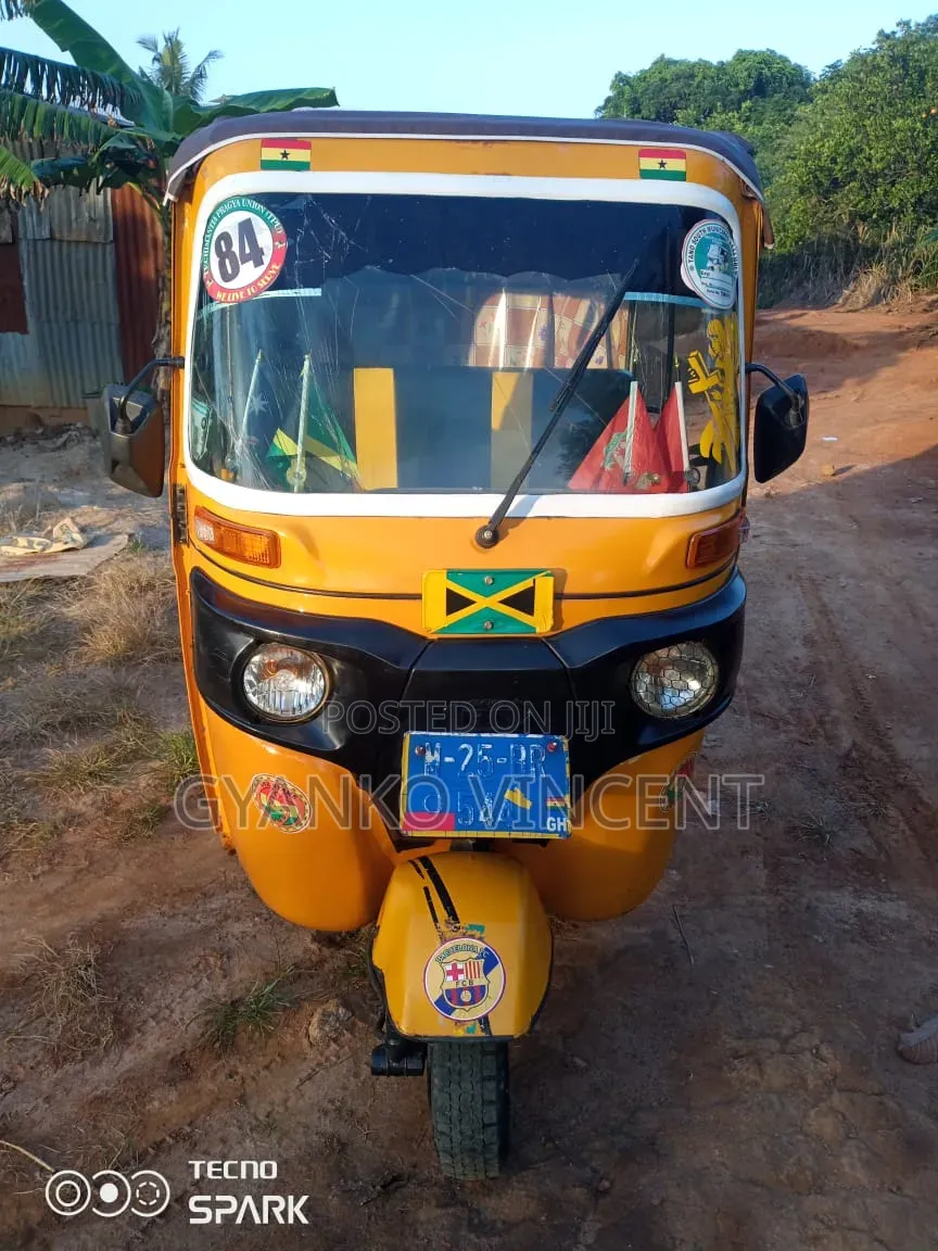 Bajaj RE 2025 Yellow