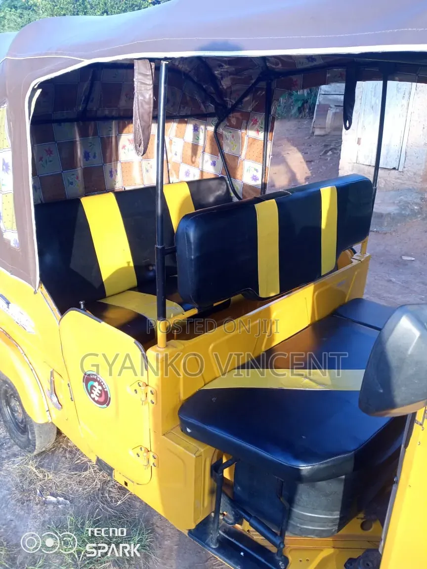 Bajaj RE 2025 Yellow