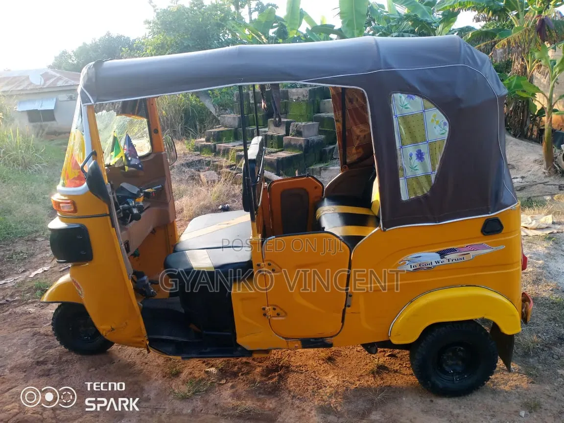 Bajaj RE 2025 Yellow