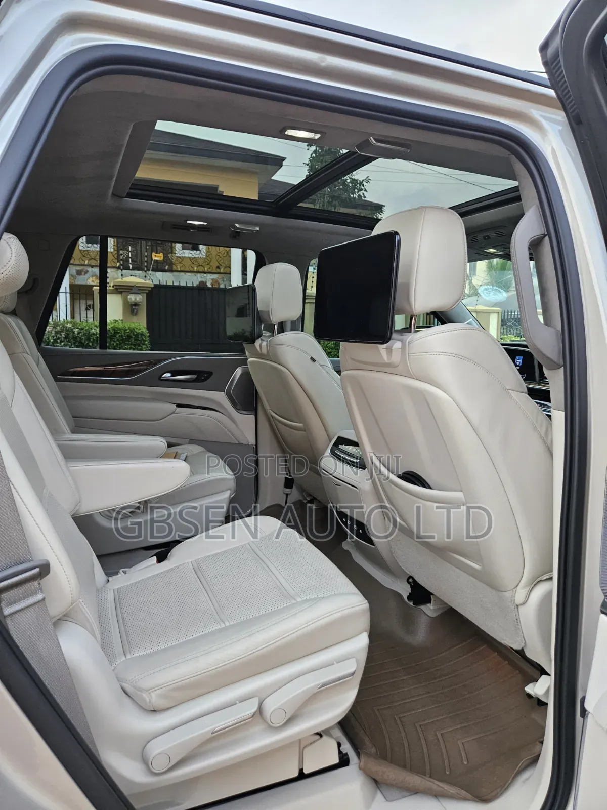 Cadillac Escalade 2021 Gold