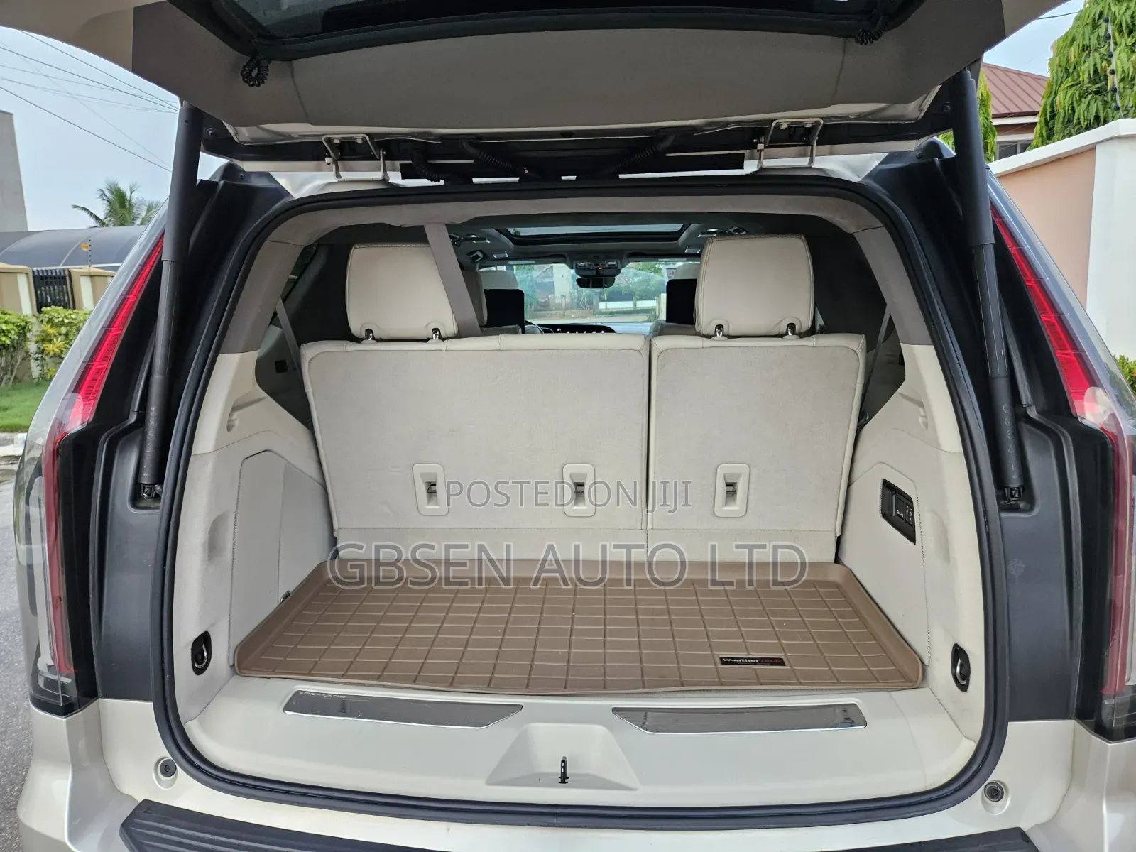 Cadillac Escalade 2021 Gold