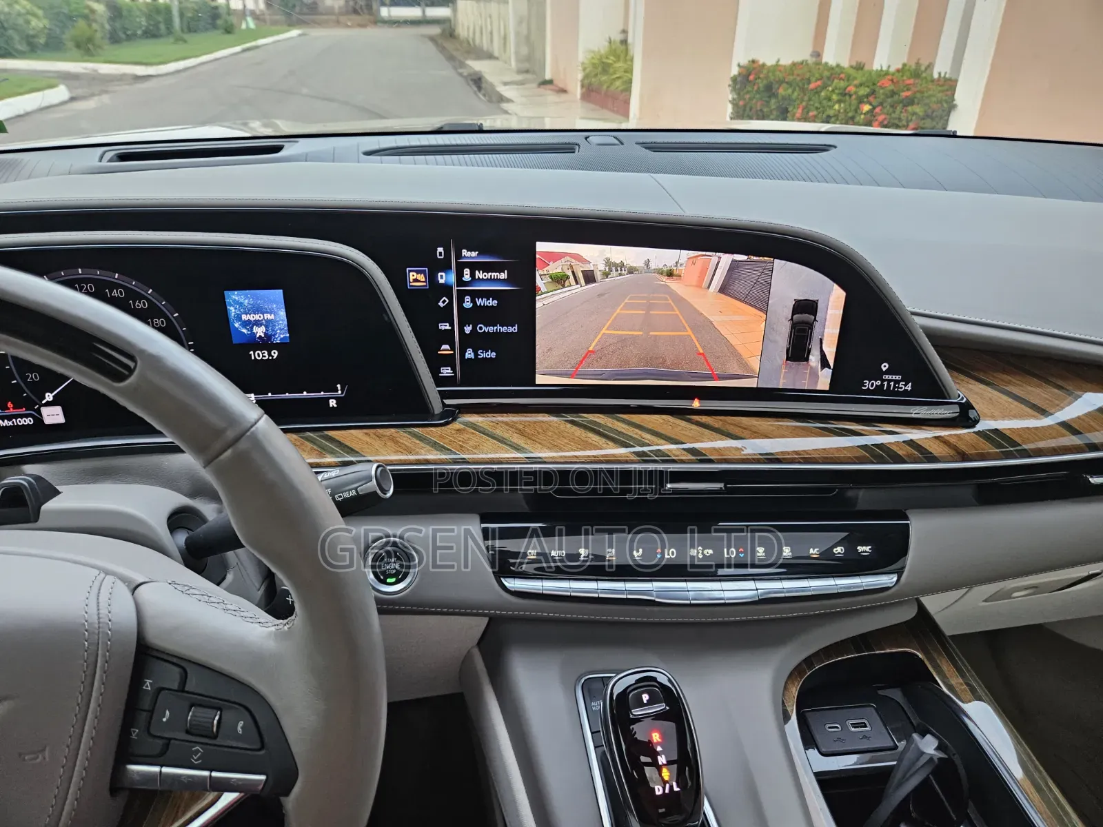 Cadillac Escalade 2021 Gold