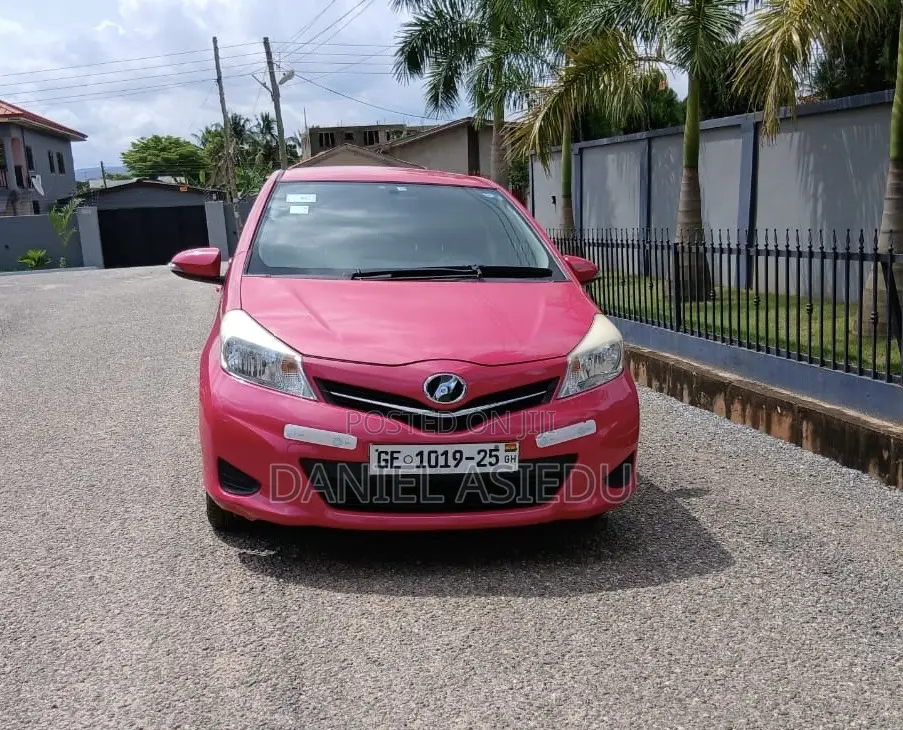 Toyota Vitz 1.0 FWD 5dr 2013 Pink