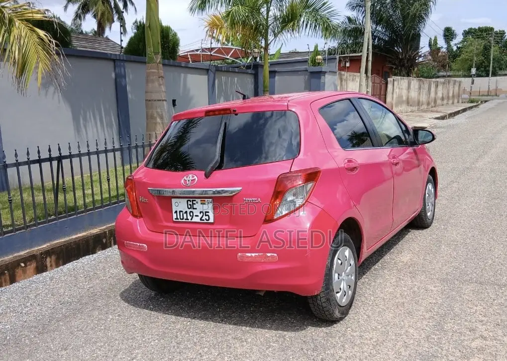 Toyota Vitz 1.0 FWD 5dr 2013 Pink