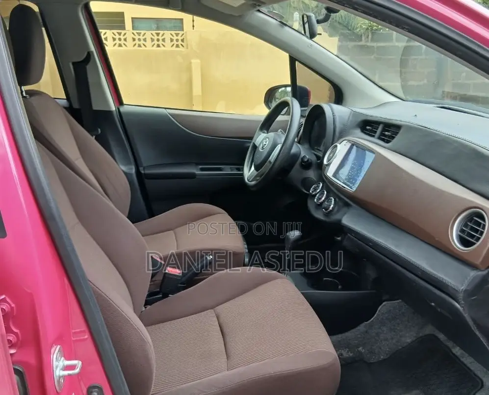 Toyota Vitz 1.0 FWD 5dr 2013 Pink