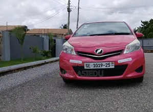 Toyota Vitz 1.0 FWD 5dr 2013 Pink