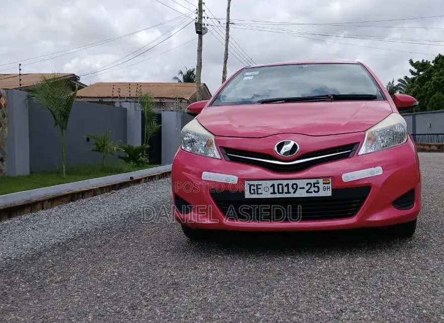 Toyota Vitz 1.0 FWD 5dr 2013 Pink