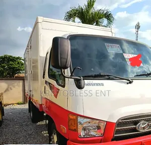 Hyundai County 2015 White