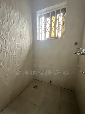 3bdrm Bungalow in Burma Camp for rent