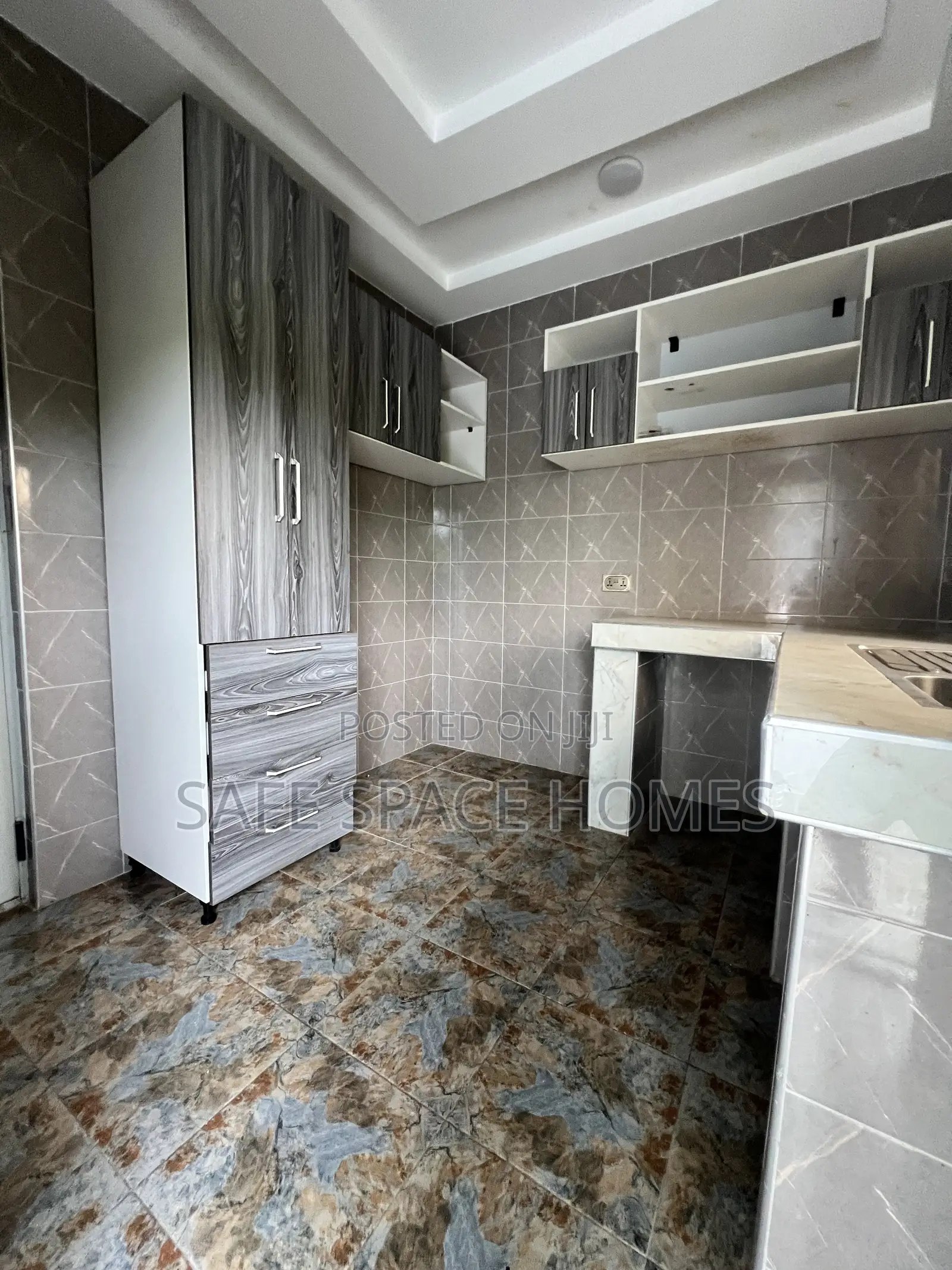 3bdrm Bungalow in Burma Camp for rent