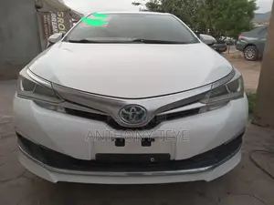 Toyota Corolla Hybrid 2023 White