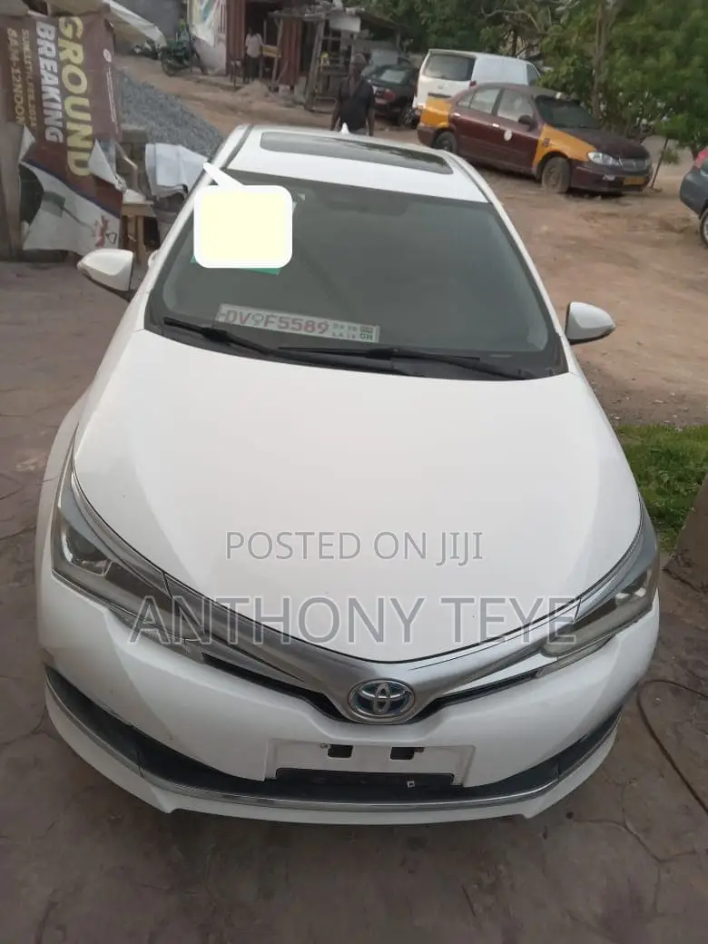 Toyota Corolla Hybrid 2023 White