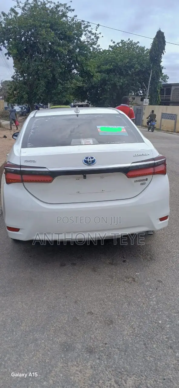 Toyota Corolla Hybrid 2023 White