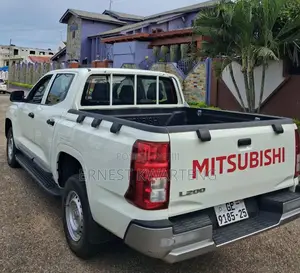 Mitsubishi L200 2024 White