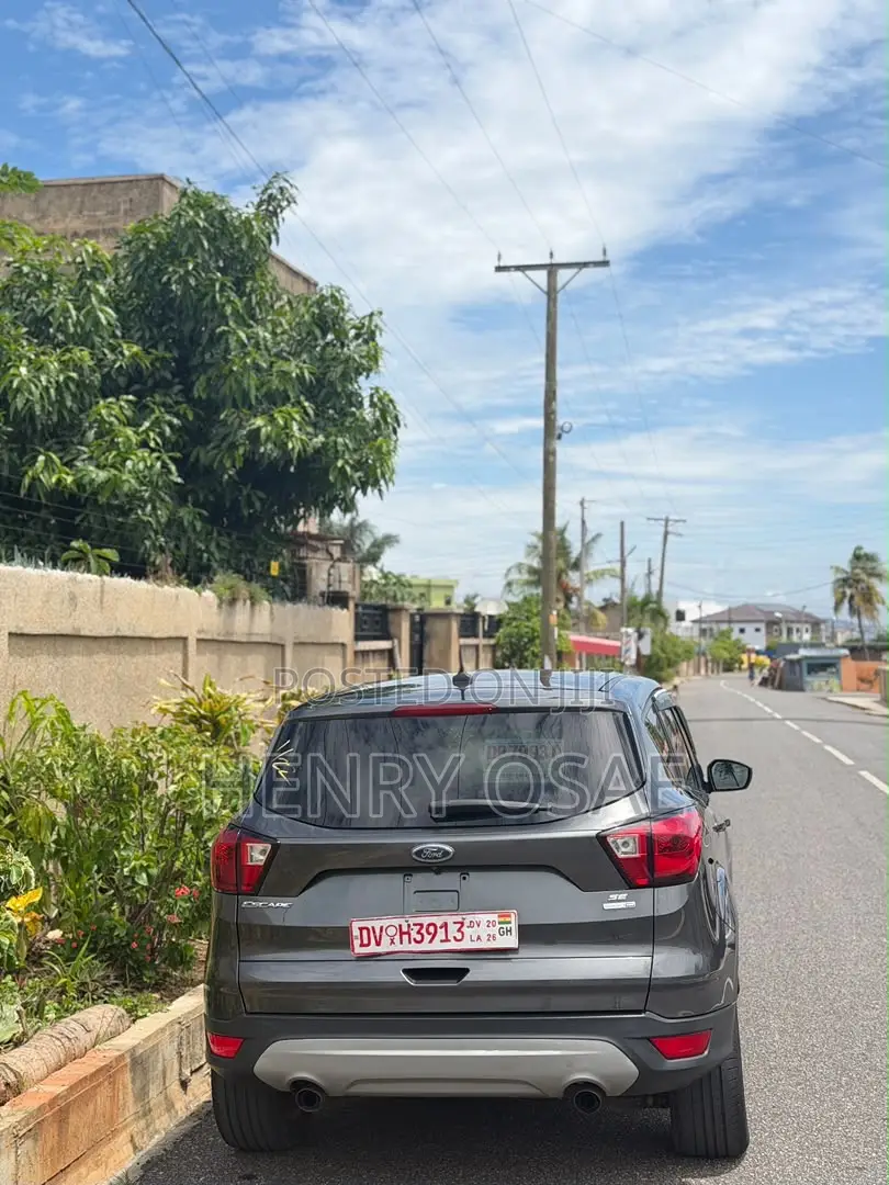 Ford Escape S FWD 2019 Gray