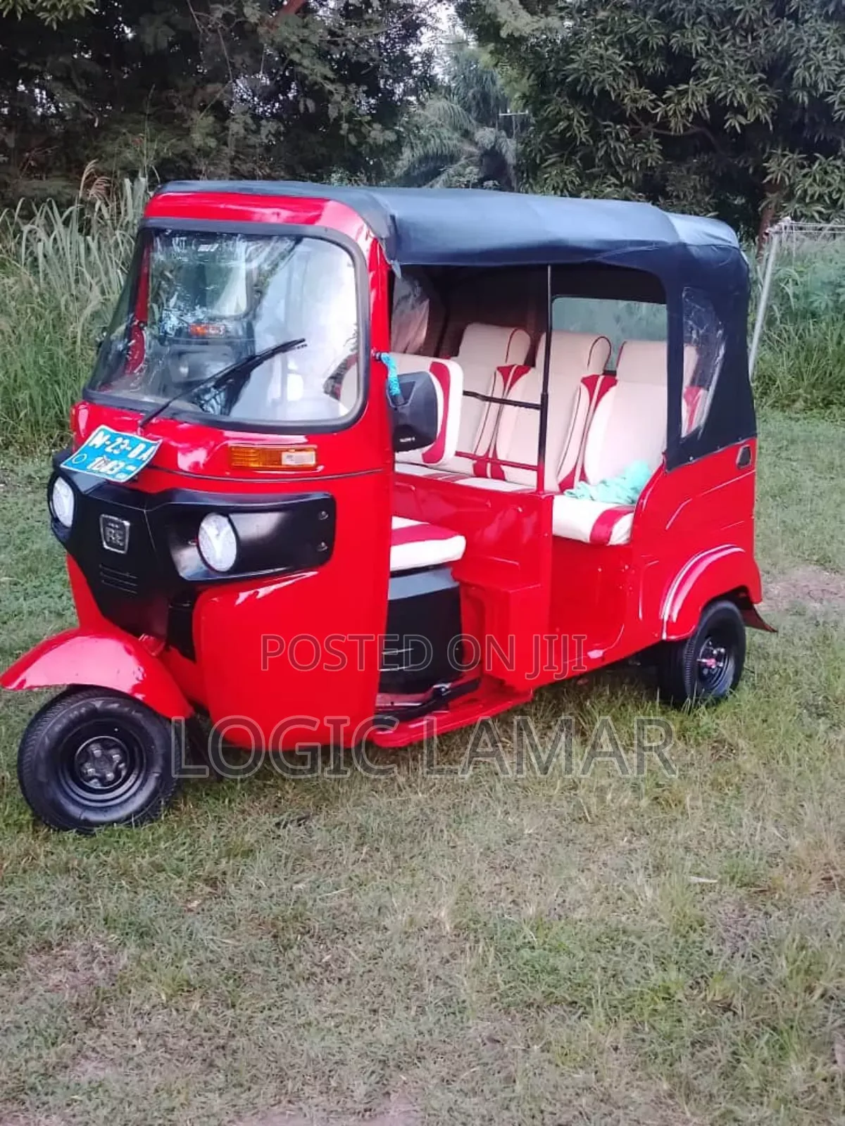 Bajaj RE 2023 Red