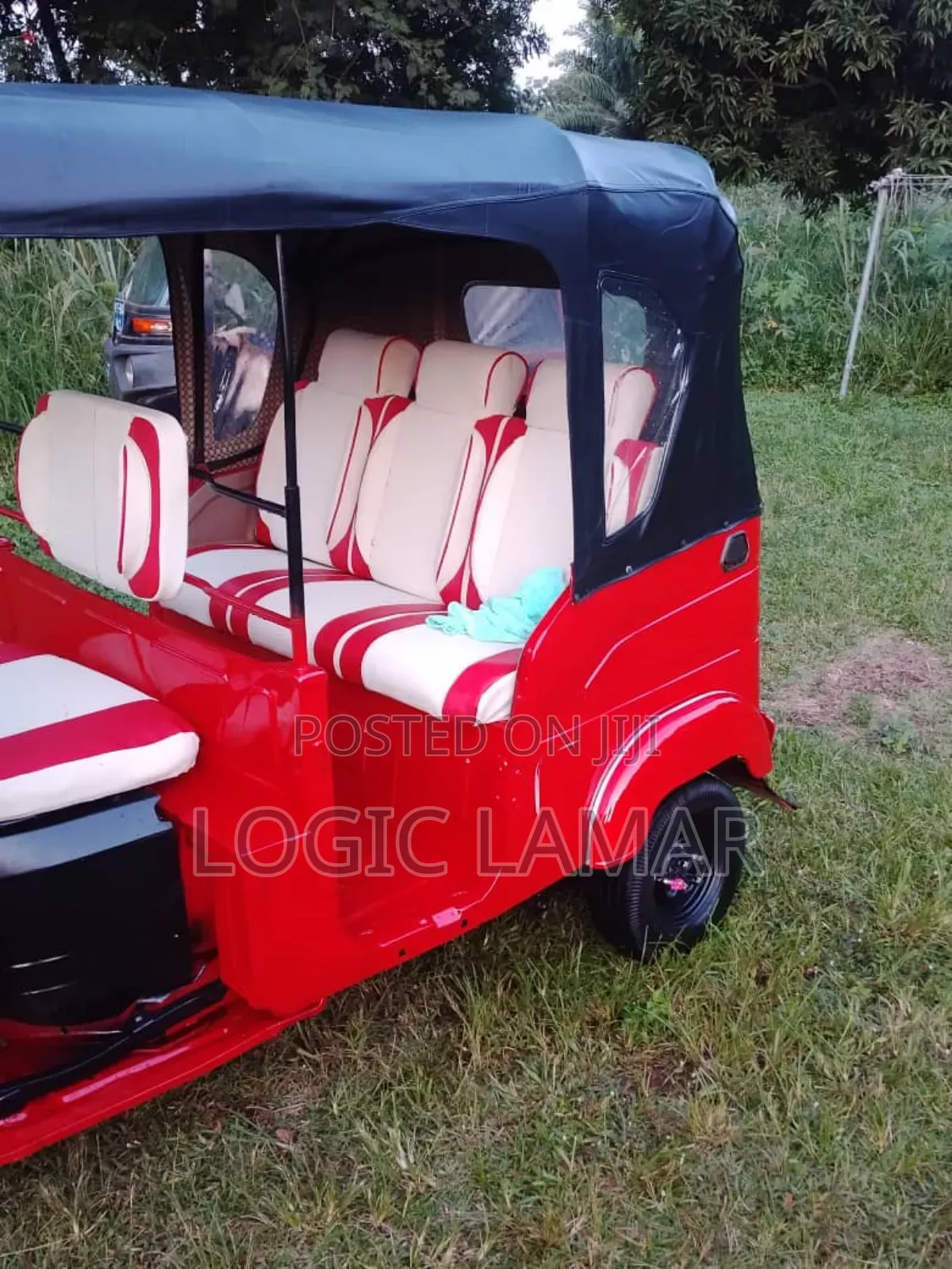 Bajaj RE 2023 Red