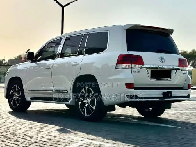Toyota Land Cruiser 4.5 V8 TD 2019 White