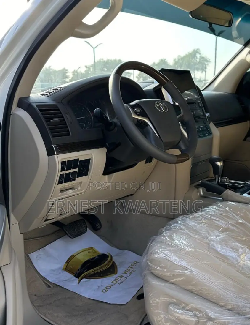 Toyota Land Cruiser 4.5 V8 TD 2019 White