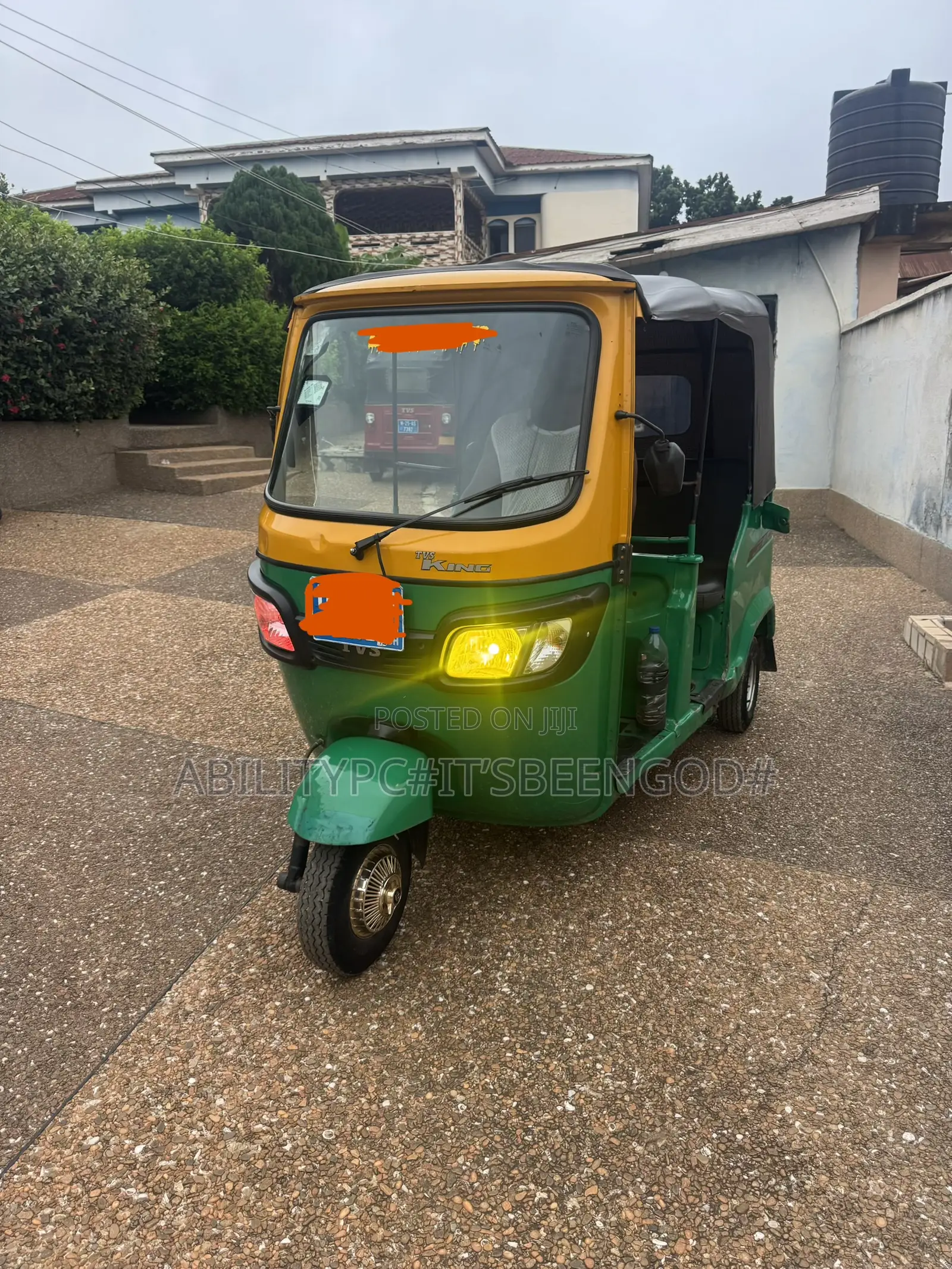 TVS King Cargo 2025 Gold