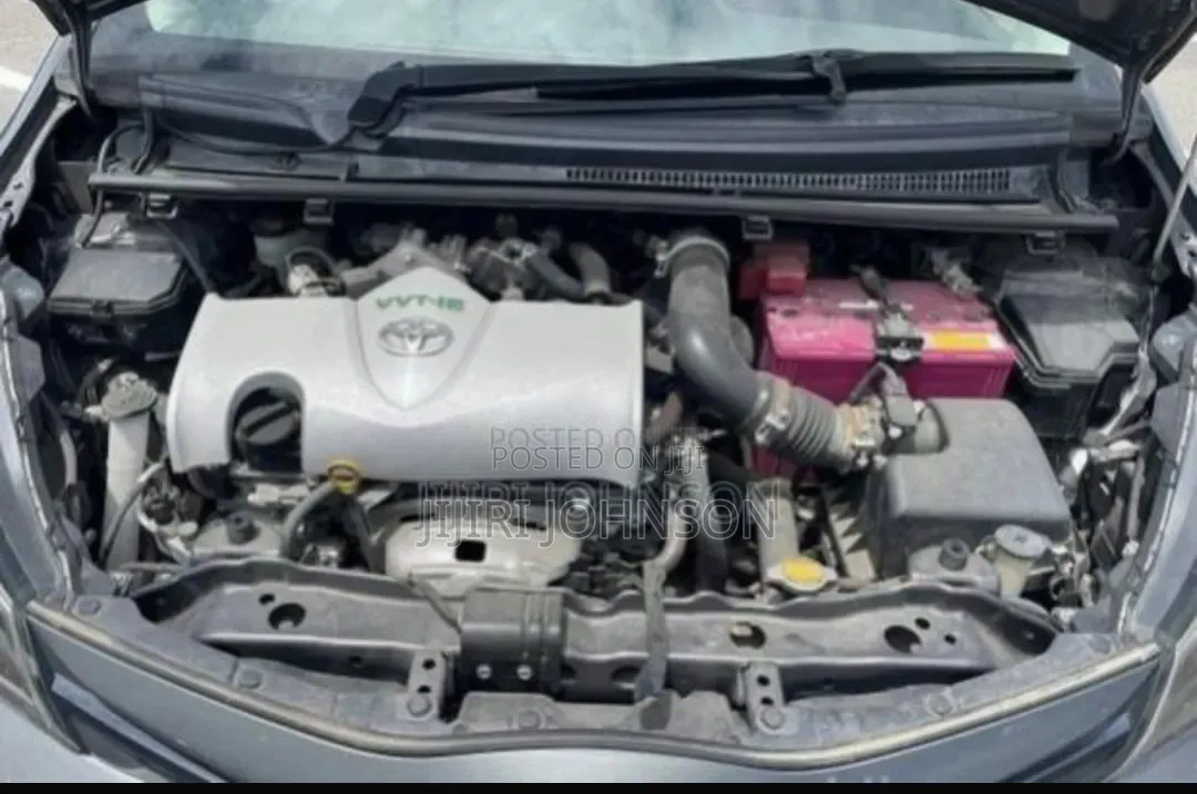 Toyota Vitz 2015 Gray