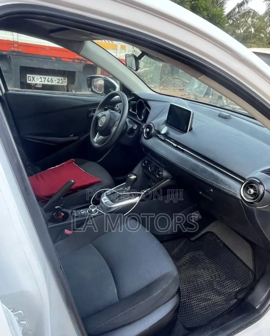 Toyota Yaris iA 1.5 FWD 2017 White