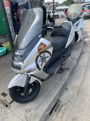 Yamaha Majesty 2024 Gold