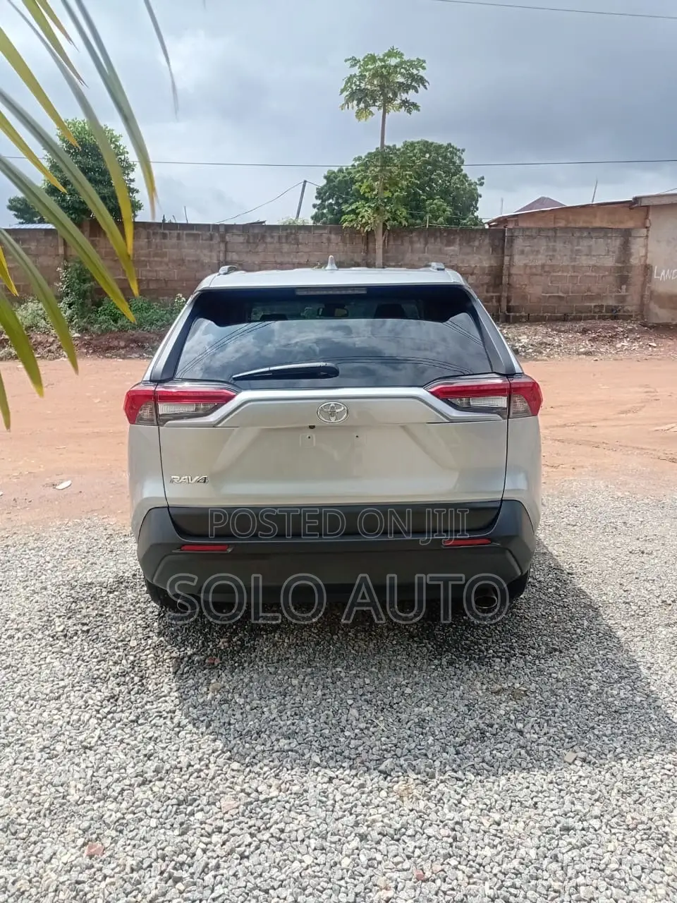 Toyota RAV4 XLE FWD 2020 Silver