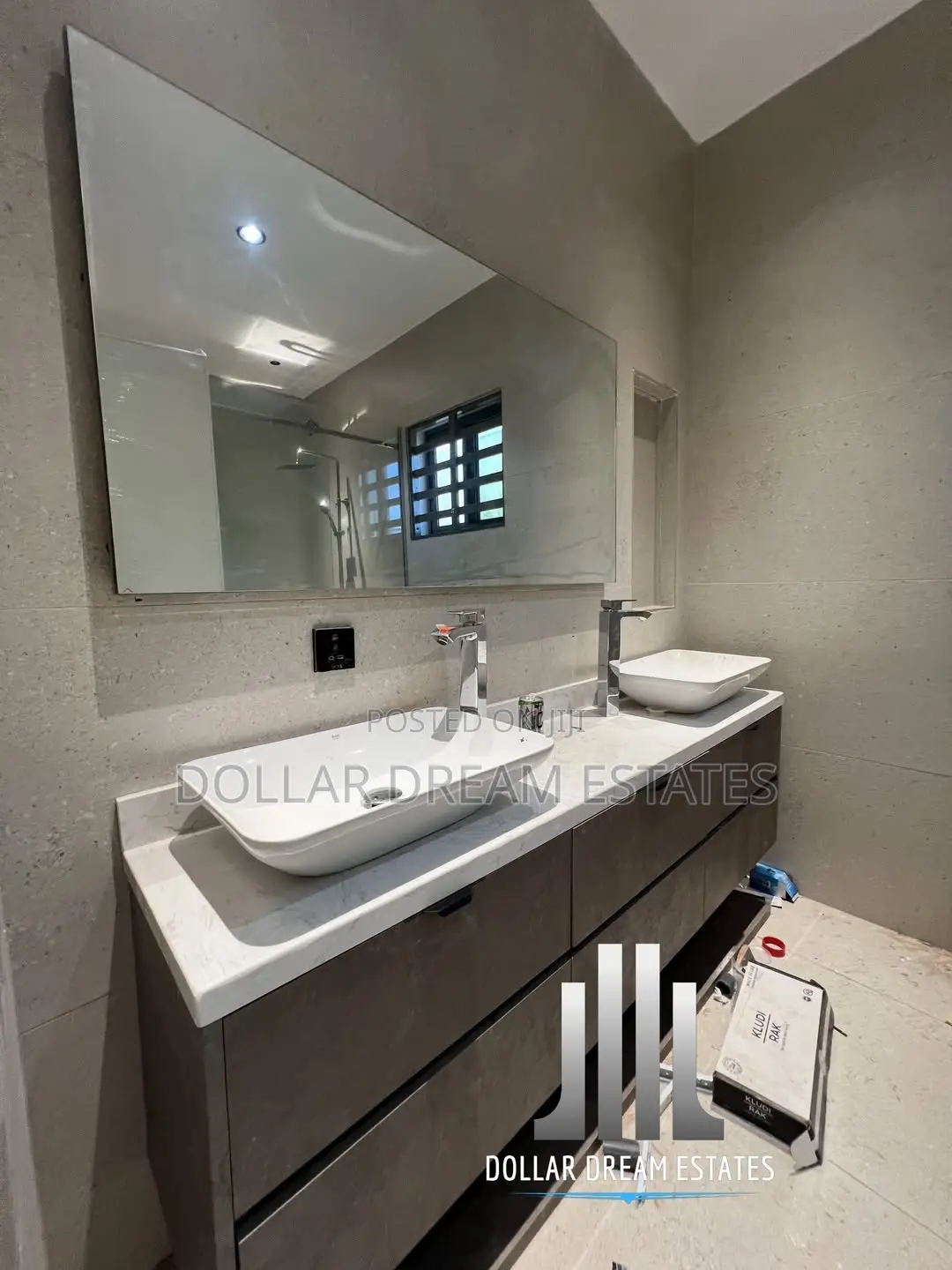 4bdrm Townhouse / Terrace in Airport Residential Area for rent
