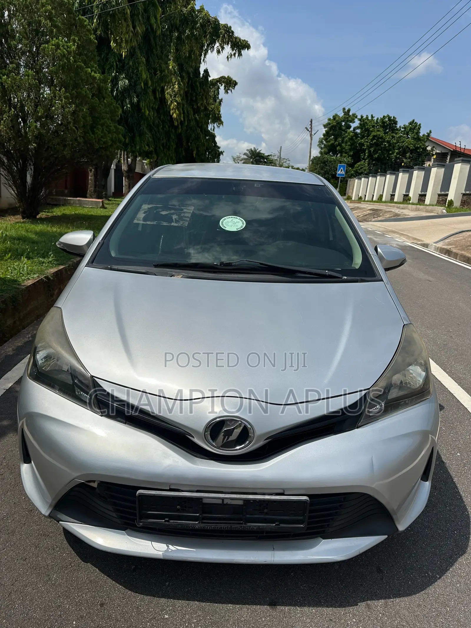 Toyota Vitz 1.3 AWD 3dr 2015 Gray