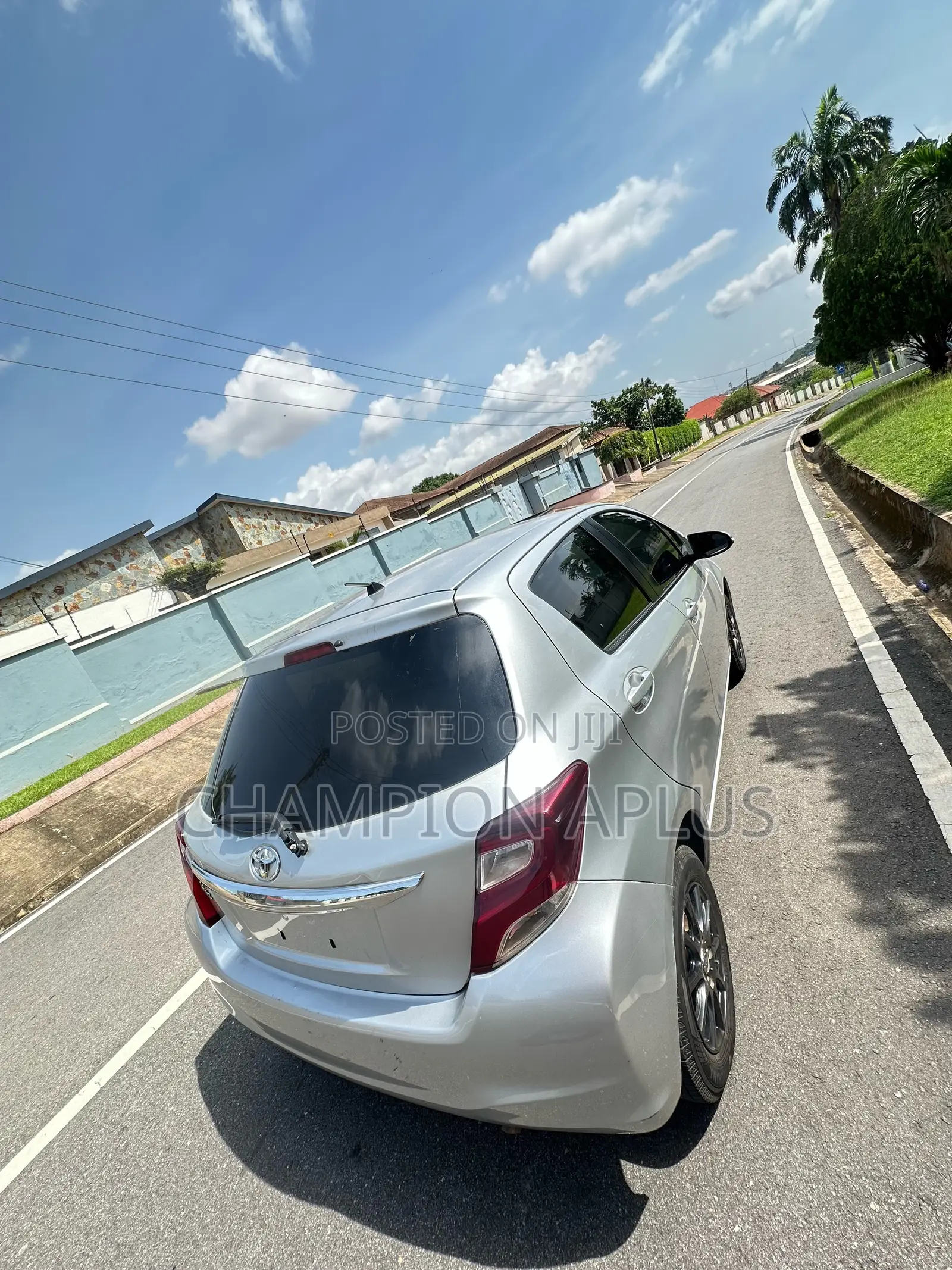 Toyota Vitz 1.3 AWD 3dr 2015 Gray